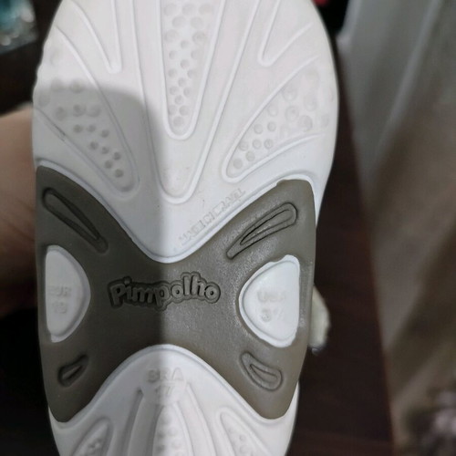 Baby shoes like new, size 19 (Pimpolho) and 21 (Adidas)