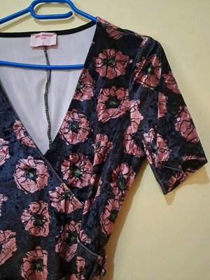 Pink Woman velvet dress used with multicolor flowers and belt