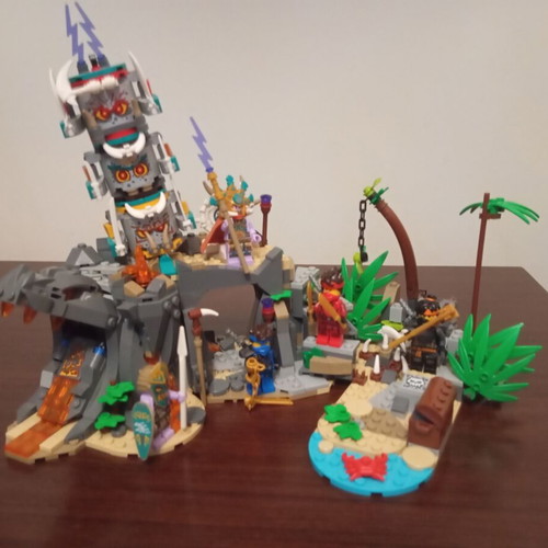 Lego Ninjago 71747 like new with instructions