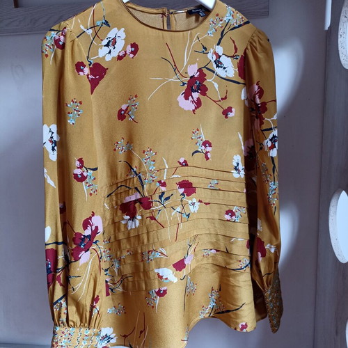 Massimo Dutti silk blouse like new, size S, yellow