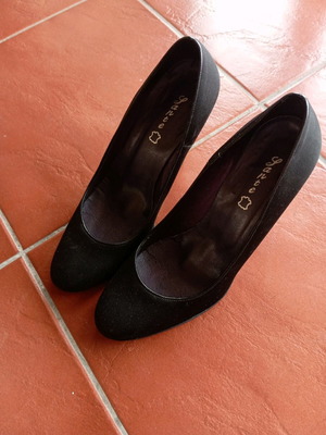 Sante black pumps size 39 like new