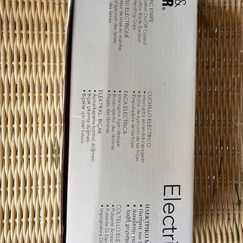 Electric knife Black & Decker new, corded