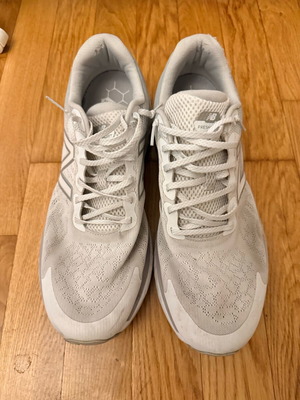New Balance athletic shoes used, gray and beige, size 49