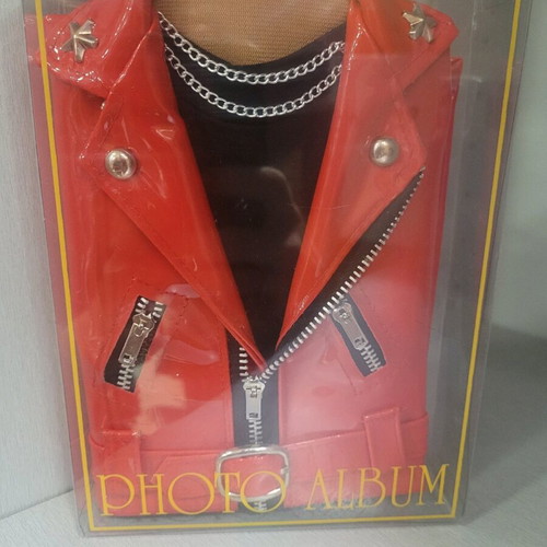 Collectible photo album 10x15cm with red patent leather jacket design new