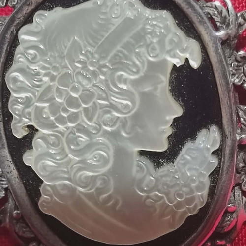Vintage silver Cameo brooch 925 like new