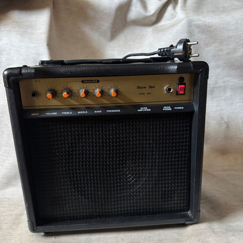 Snow Sea Bass Amplifier 20W new, ideal for beginners