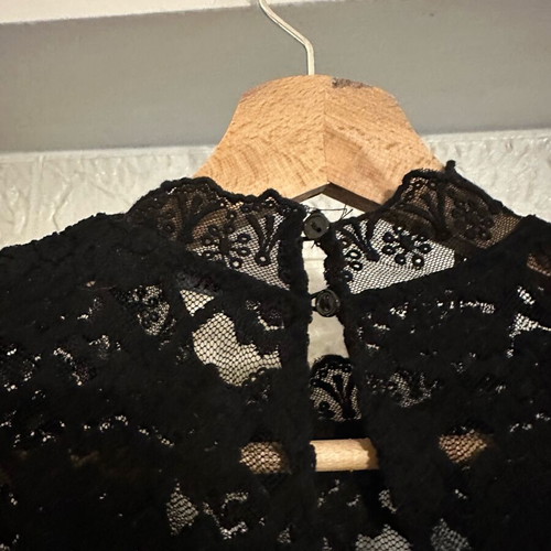Lace top Zara black like new, size S