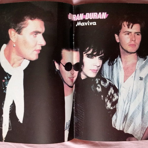 Manina issue 738 used with Madonna posters and other artists