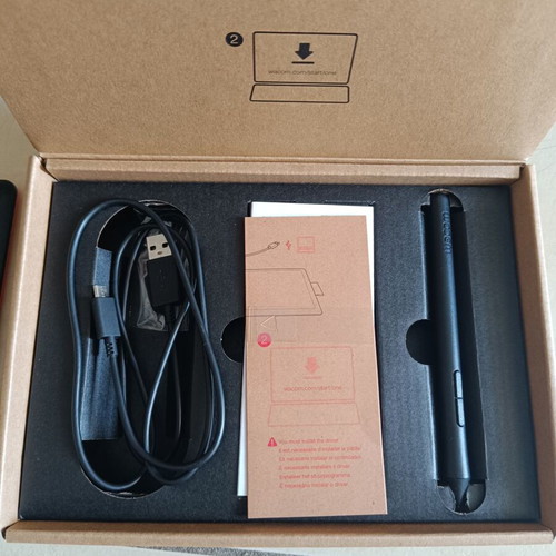 One by Wacom Small Graphic Tablet new, with pen and accessories