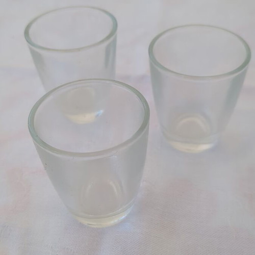 Shot glasses set of 3 like new