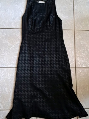 Βραδινό μαύρο midi φόρεμα Zara μέγεθος medium σαν καινούργιο