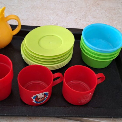 Toy set tray, plates, cups and jug 18 pcs like new