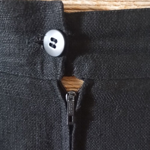 Linen women's skirt black, like new, sizes S/M