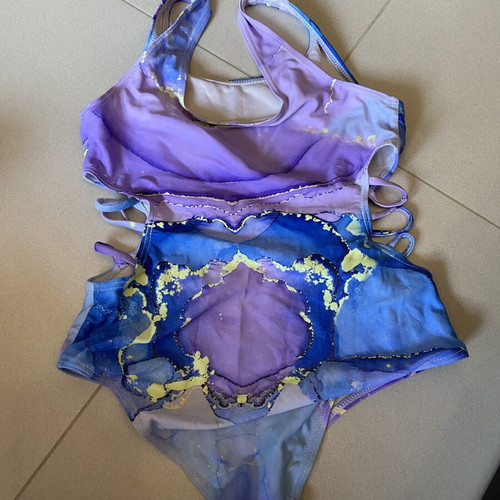 Girls' swimsuits like new, pack of 4, ages 7-9