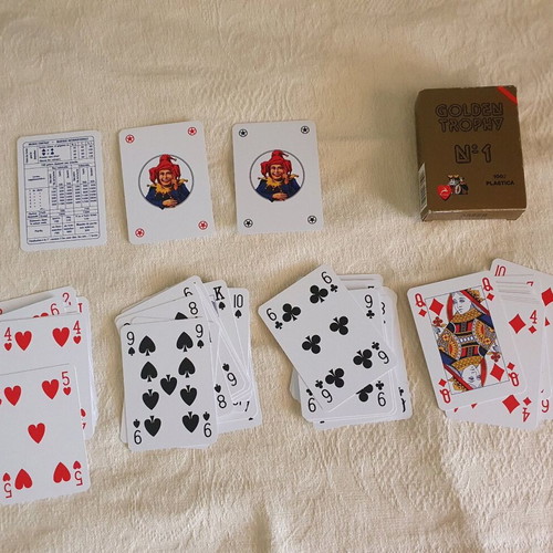 Modiano Poker Golden Trophy plastic red playing cards new