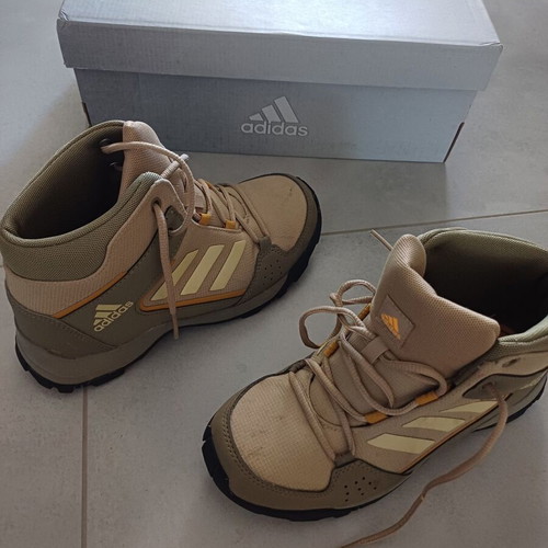 Adidas kids hiking shoes used, size 33.5, waterproof