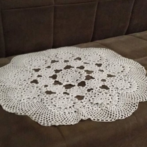 Crochet round tablecloth from the 1970s like new