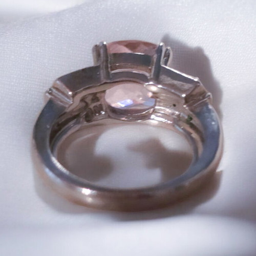 Avon ring with pink stone like new, adjustable size