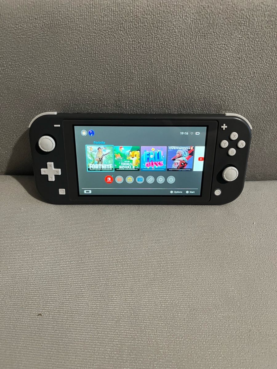 Nintendo switch lite (γκρι) - € 100,00 - Vendora.cy