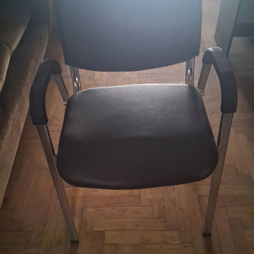 Office chairs made of leatherette like new, set of 2