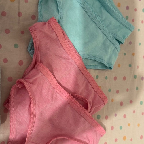 Package of 9 pieces of vintage clothes and intact underwear H&M like new