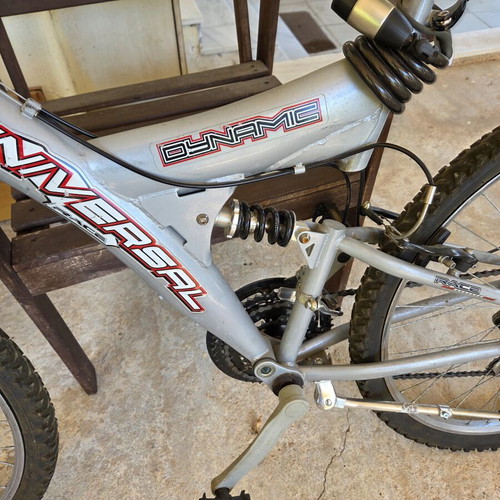 Mountain bike used, white, gears, rear suspension