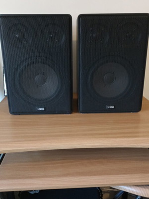 Canton GLE 50 speakers like new, closed cabinet