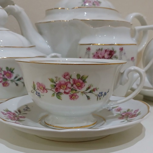 Porcelana Real S. Paulo vintage tea set with 24k gold trim