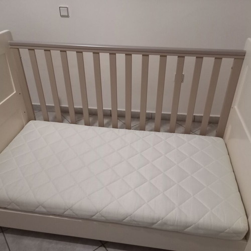 Convertible baby bed to children's bed, beech wood and melamine