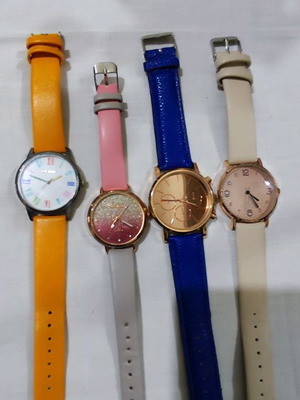 Wristwatches women's used, pack of 4 pieces