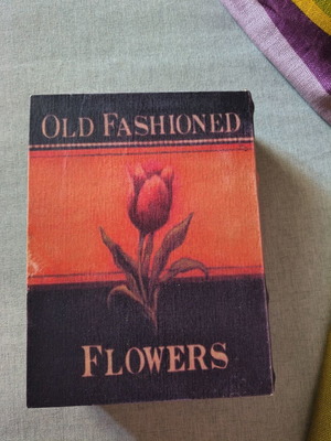Decorative vintage storage box with Old Fashioned Flowers cover
