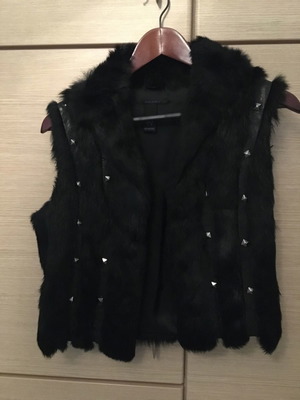 Natural fur sleeveless vest used, black with studs and collar
