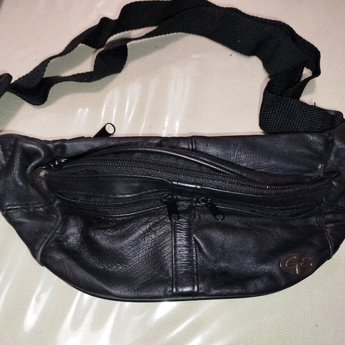 Leather waist bag banana style black like new
