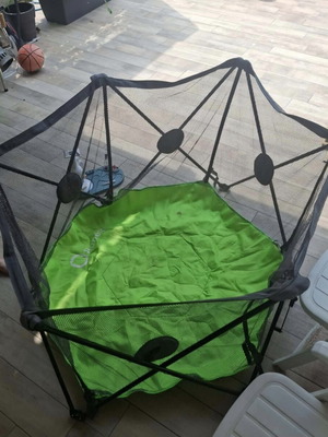 Lionelo baby park used with carrying case
