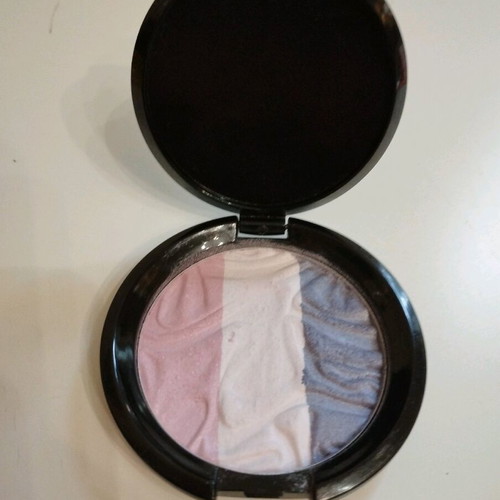 FM eyeshadow kit of three colors new