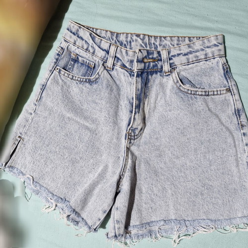 Lightwash denim shorts like new, fits XS-S