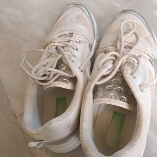 Benetton sneakers like new, white with silver details