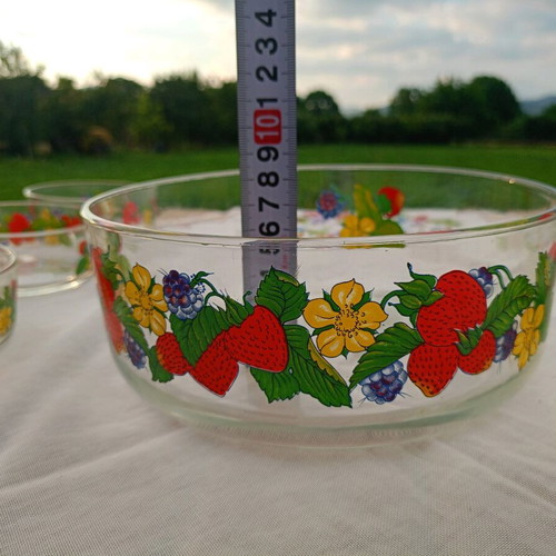 Serving bowls new, set of 7 pieces