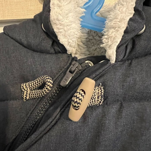 Baby jacket used with zipper and fur lining for 23 months