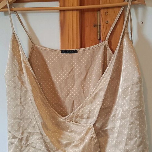 Sisley top crisscross polka dot like new, gold size M