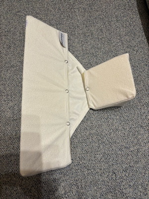 Baby sleep doomoo wedge pillow like new