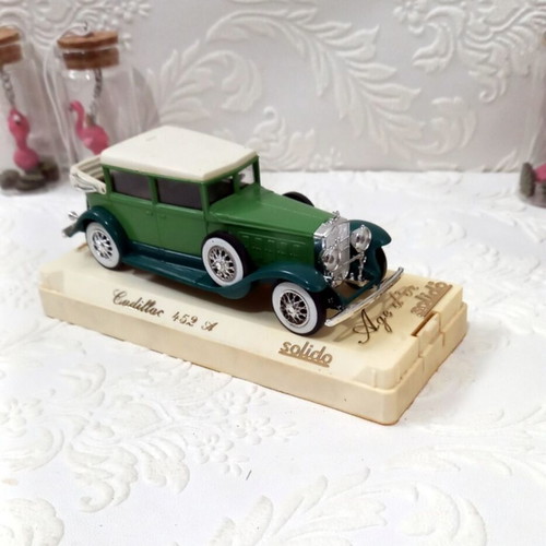 Cadillac Solido 452a 1930s diecast model car like new
