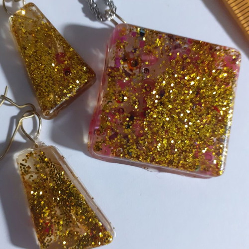 Set of 4 handmade jewelry sets with heart and square shapes, multicolor