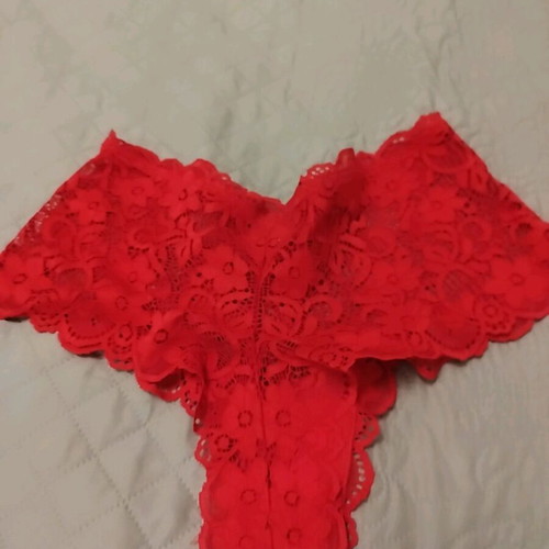 Red lace lingerie with floral patterns size Medium new