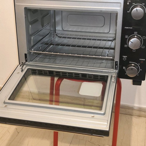 United Oven 1500W like new
