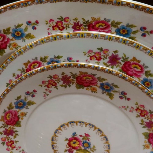 Royal Grafton Malvern fine bone china dinner set new, 75 pieces
