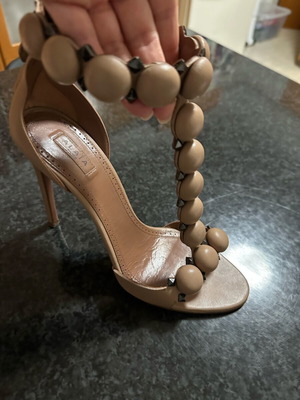 Sandals like new beige size 39