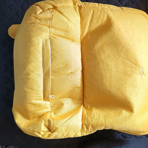 Cat/Dog armchair like new, small yellow