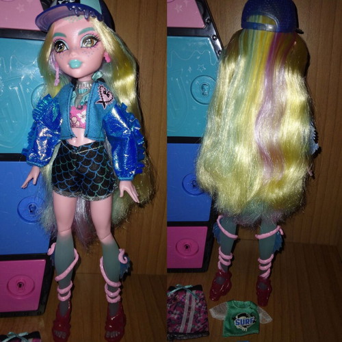 Monster High 2023 Skulltimate Secrets Wave 1 Lagoona Blue doll like new