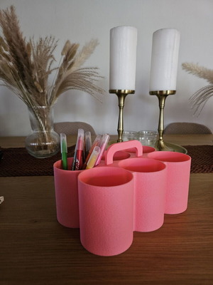 Pen holder with 6 compartments and handle made to order